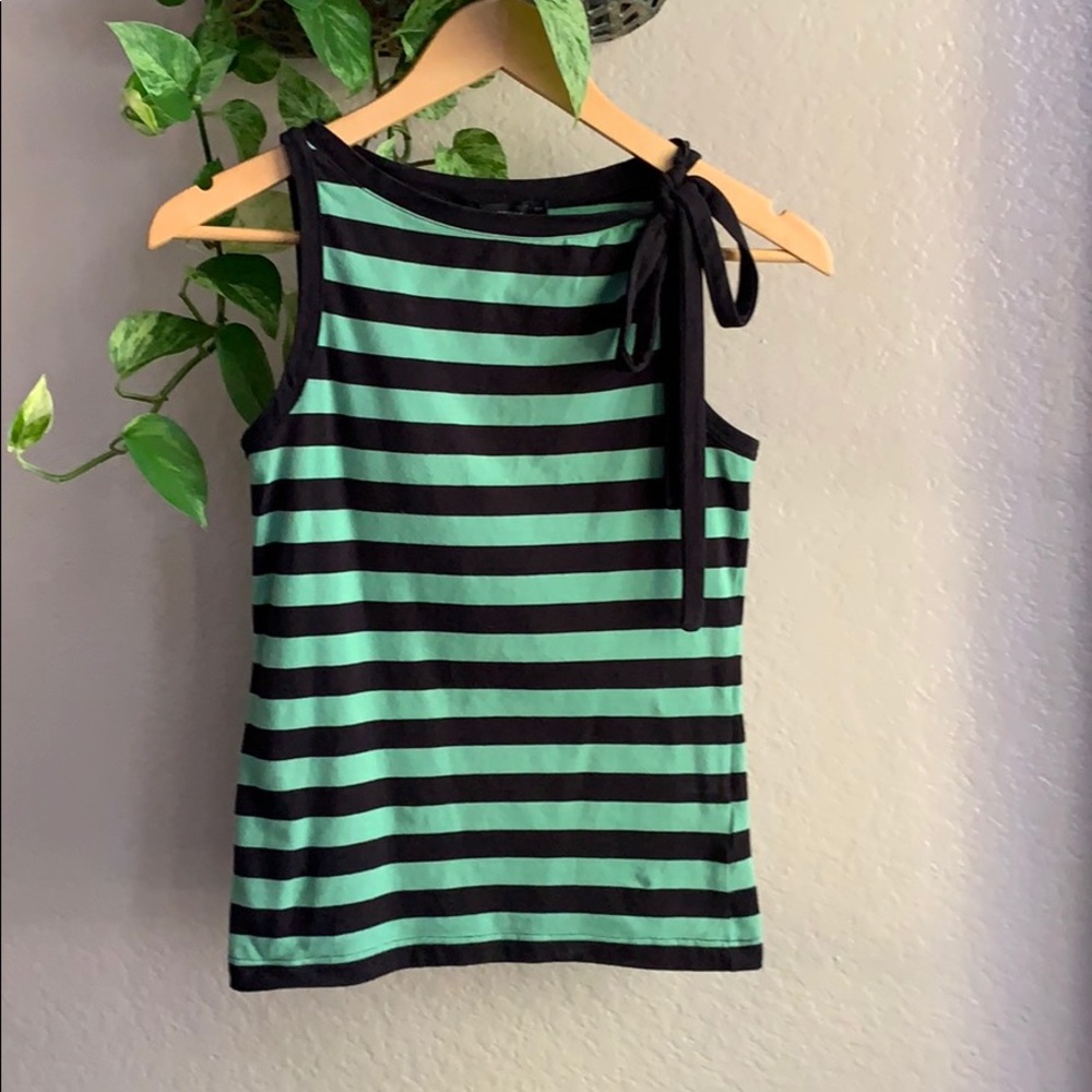 3 pc bundle akiko Club Monaco Mossimo tank tops